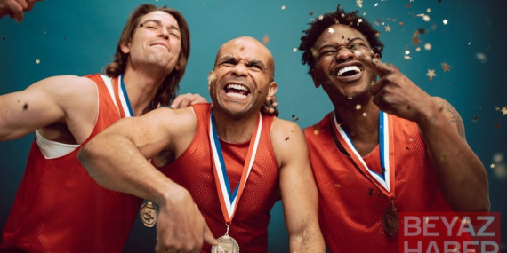 Muhammed Furkan Özbek, 65 kg'da Avrupa rekoru ile şampiyon oldu