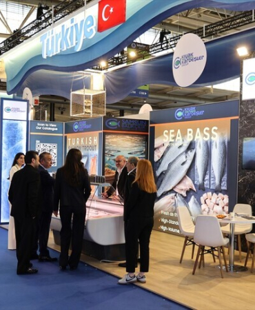 Türk su ürünleri sektöründen İspanya'da düzenlenen deniz ürünleri fuarına çıkarma