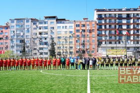 Yıllar sonra oynanan tarihi derbide dostluk kazandı