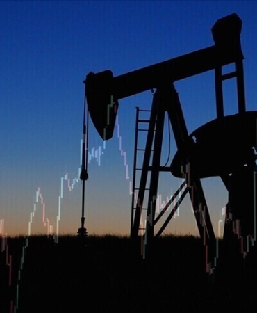 Petrol fiyatları, İran'a yönelik uzun süreli abluka endişeleriyle yüzde 5'ten fazla arttı