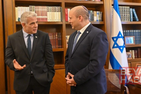 İsrail'de Bennett ve Lapid'in yeni kurduğu partinin Netanyahu'suz hükümet kurabileceği belirtiliyor