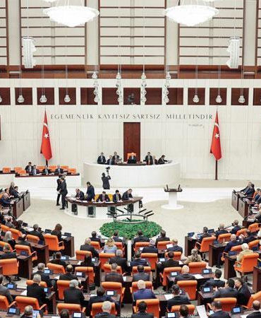 Fahiş site aidatlarına yönelik düzenlemeleri içeren teklifin 11 maddesi daha kabul edildi