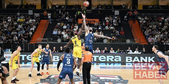 Mersin Spor- Anadolu Efes: 86-88