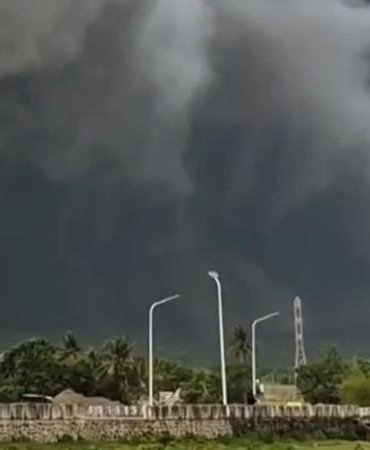 Mayon Yanardağı’nda patlama