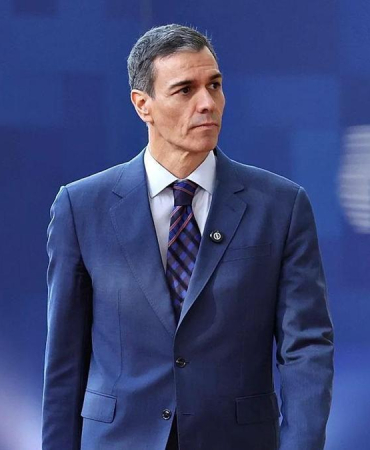 Havada alarm, rotada değişiklik: Sanchez’in uçağı Ankara’ya acil iniş yaptı!