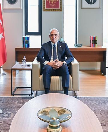 Bakan Ersoy, Doğukan Manço ile görüştü