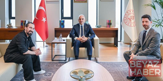 Bakan Ersoy, Doğukan Manço ile görüştü