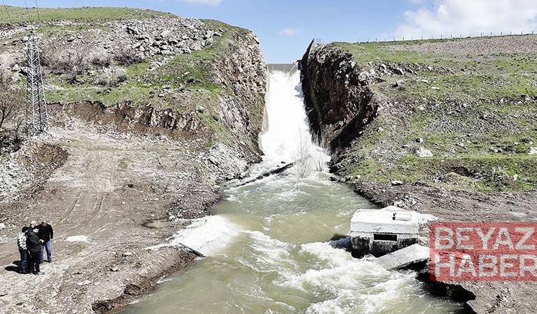 Tam doluluğa ulaşan Patnos Barajı