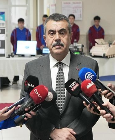 Bakan Tekin: Ortaöğretimde yeteneğe göre tercih mekanizması oluşturduk