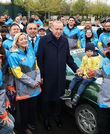 Cumhurbaşkanı Erdoğan, İpek Yolu Rallisi katılımcıları ile buluştu