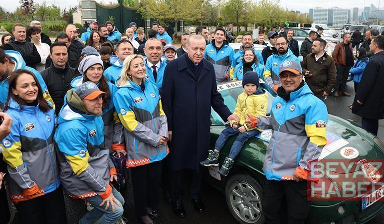 Cumhurbaşkanı Erdoğan, İpek Yolu Rallisi katılımcıları ile buluştu