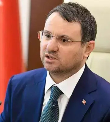Bakan Gürlek: 1 Milyar 600 Milyon TL’lik kirli bir para trafiğini yöneten suç örgütüne ağır bir darbe indirilmiştir