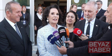 Hülya Koçyiğit KKTC‘de söyleşiye katıldı