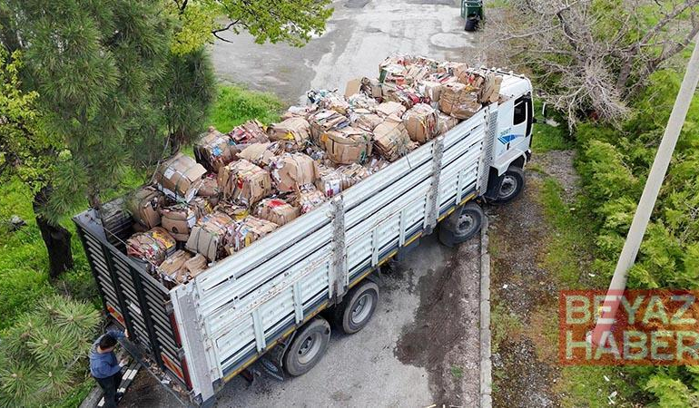 76 ton atık geri dönüştürüldü; 1200 ağacın kesilmesi önlendi