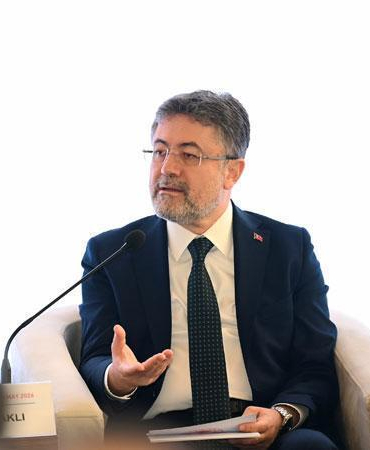 Bakan Yumaklı, Azerbaycan’da