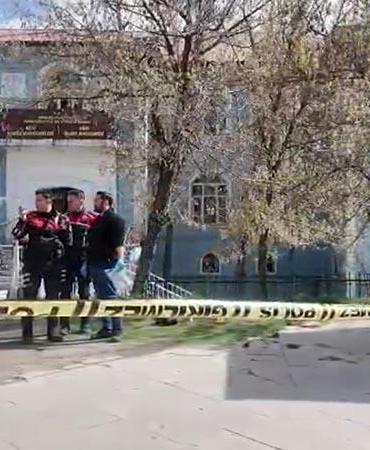Adliyeye boşanma başvurusu yapmaya gelen eniştesini vurdu
