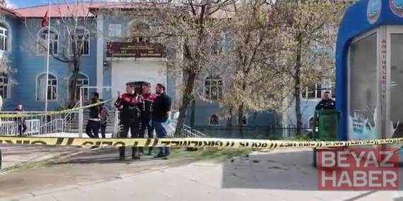 Adliyeye boşanma başvurusu yapmaya gelen eniştesini vurdu