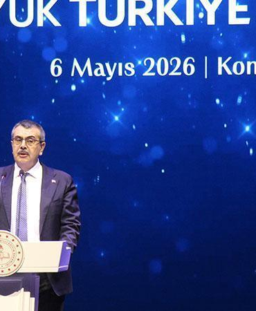 Bakan Tekin: Evlatlarımızı ekranların insafına terk etmemeliyiz