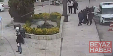 Polislerin ‘heimlich’ manevrası ile hayata tutundu; o anlar kamerada