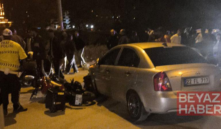 Otomobille motosiklet çarpıştı; 2 yaralı