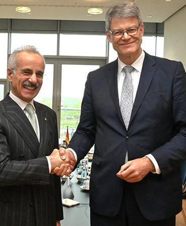 Bakan Uraloğlu, Alman mevkidaşı Schnieder ile bir araya geldi