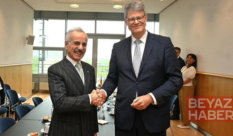 Bakan Uraloğlu, Alman mevkidaşı Schnieder ile bir araya geldi