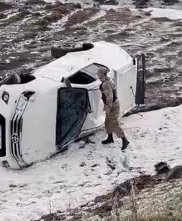 Ardahan’da askeri araç devrildi: 2 astsubay yaralandı