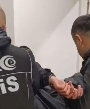 Kırmızı bültenle aranan yabancı uyruklu uyuşturucu şüphelisi Mersin’de yakalandı