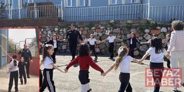 Zonguldak’ta okulda görevli polis, çocuklarla ip atladı