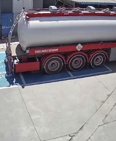 Muğla’da mazot yüklü tankerin alev aldığı anların görüntüsü ortaya çıktı
