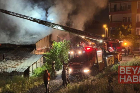 Arnavutköy’de ahşap kalıp üretim tesisinde çıkan yangın söndürüldü