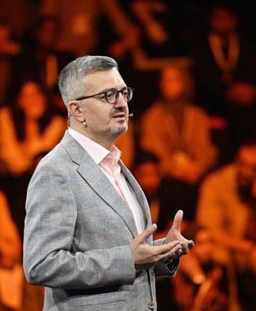 Burhanettin Duran: Savaşlar teknolojiyi, teknoloji savaşları güçlendiriyor