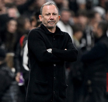 Beşiktaş taraftarından Trabzonspor maçında sessizlik protestosu!