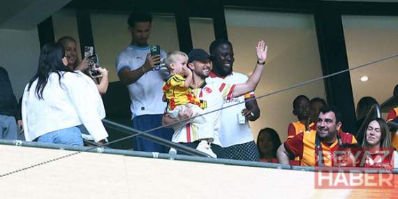 Dries Mertens ve ailesi şampiyonluk için RAMS Park’ta!