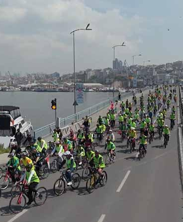 Gazze için yüzlerce kişi pedal çevirdi