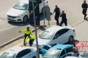 Kız arkadaşı ile taksi sürücüsünü rehin aldı; saldırganların yakalanma anı kamerada