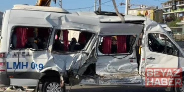 TIR ile çarpışan işçi servisi devrildi: 8 yaralı