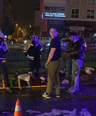 Devrilen motosikletteki 2 kişi yaralandı