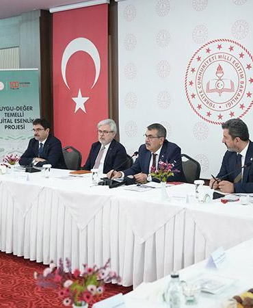 Bakan Tekin: Çocuklarımızın ilgisini yakalayan içerikler onların gelişimini de gözeten hassasiyetle üretilmeli