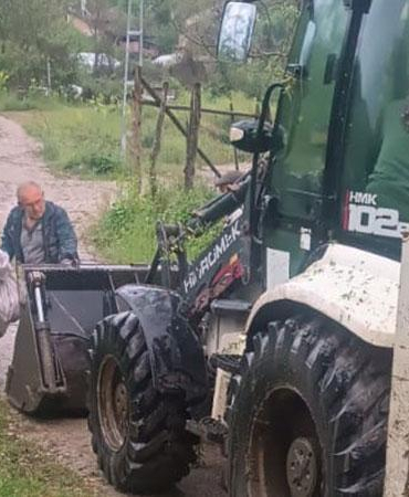 Karabük’te sağanak etkili oldu; mahsur kalan 3 kişi kurtarıldı