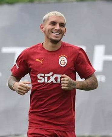 Beyoğlu’nda Galatasaraylı futbolcu Torreira’ya AVM’de yumruklu saldırı