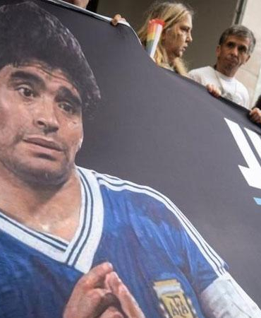Maradona’nın ölümüne ilişkin yürütülen davada iki doktor hakim karşısına çıktı