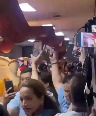Senato binasında silah sesleri!