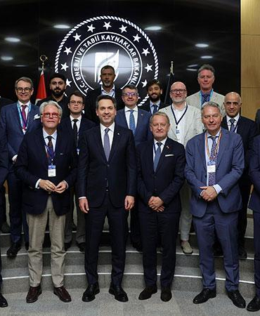 Bakan Bayraktar, Belçika Başbakan Yardımcısı Prevot ile görüştü