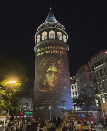 Galata Kulesi’nde kültür varlığı kaçakçılığına karşı ışık gösterisi gerçekleştirildi