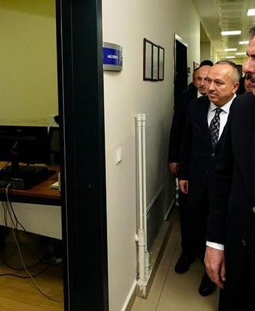 Bakan Çiftçi, polis merkezi amirliğini ziyaret etti