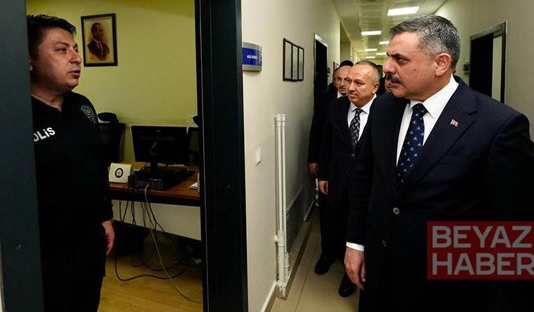 Bakan Çiftçi, polis merkezi amirliğini ziyaret etti