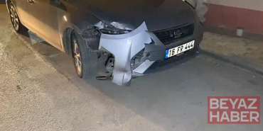 Sürücüsü rahatsızlanan otomobil, park halindeki 3 araca çarptı: 1 yaralı