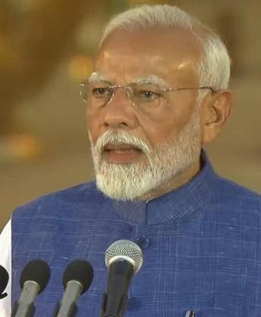 Hindistan Başbakanı Modi 5 ülkeyi kapsayan resmi ziyaret turuna başladı