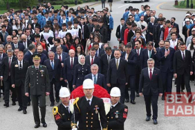Bakan Bak, sporcu ve gençlerle Anıtkabir